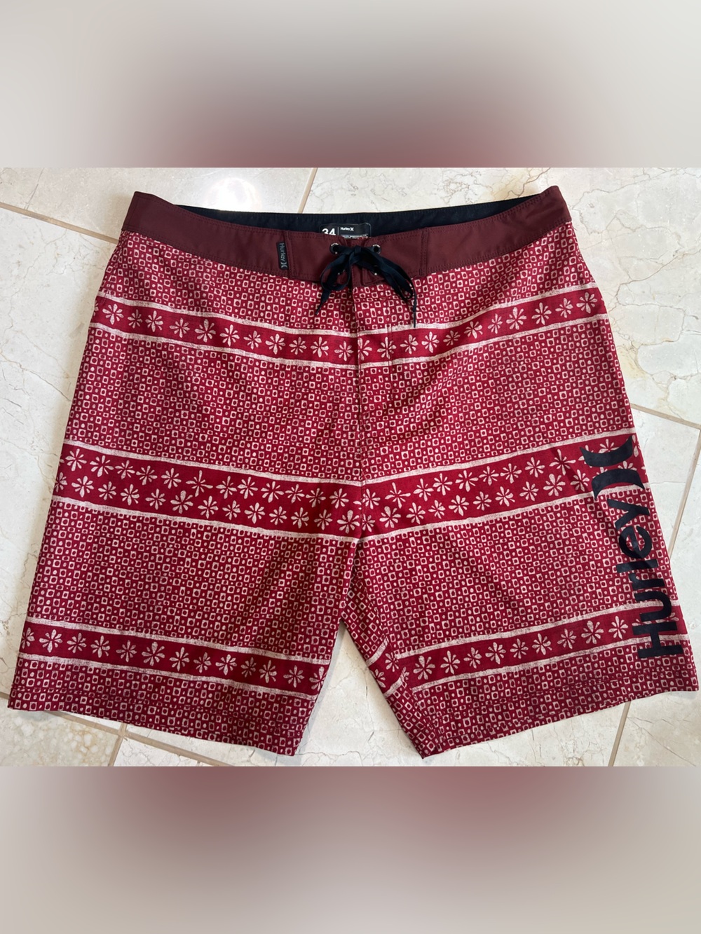 Hurley Vibes Burgundy Floral Geometric Print Men's Board Shorts Swim Trunks 34